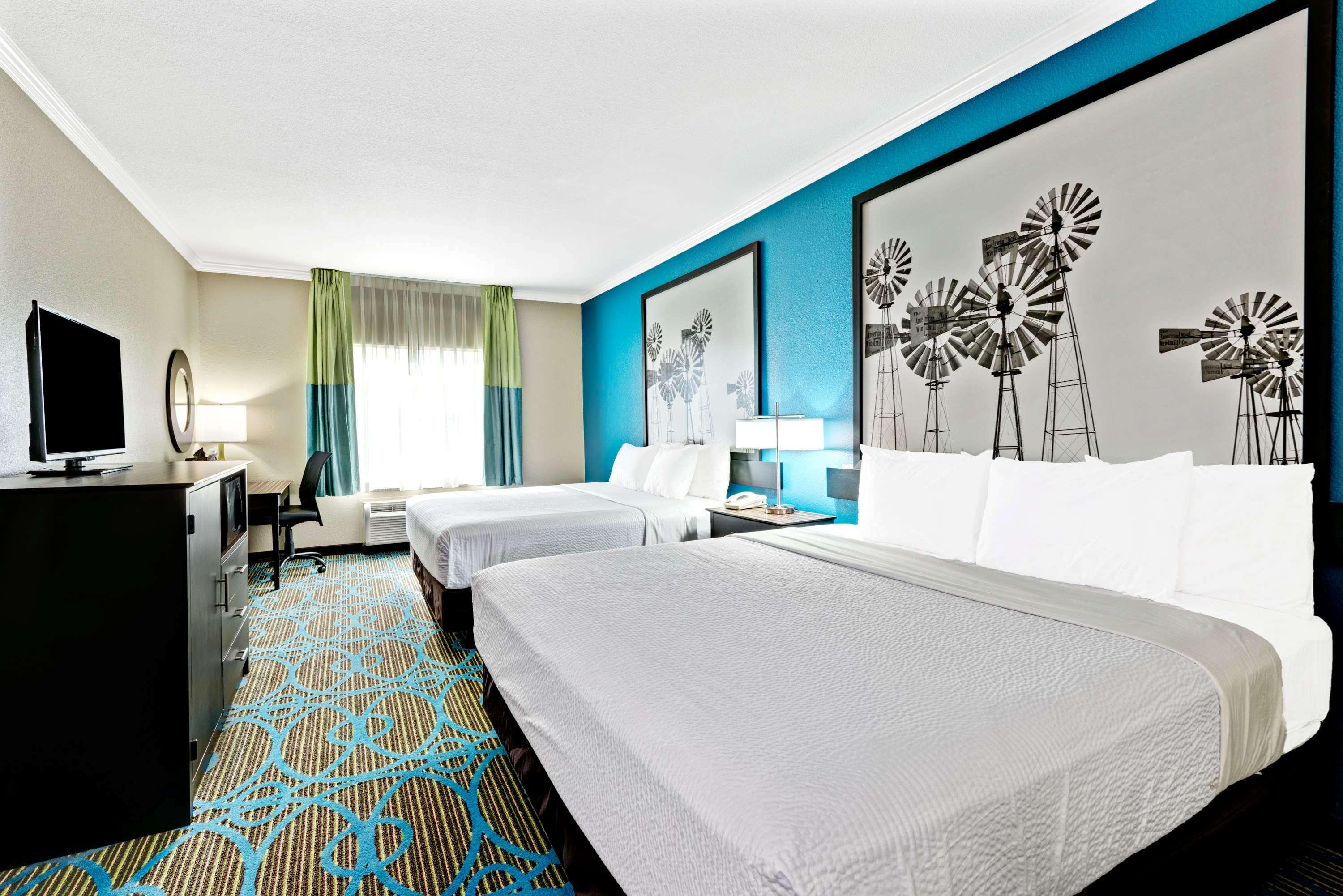 Super 8 By Wyndham San Antonio/Alamodome Area Otel Dış mekan fotoğraf