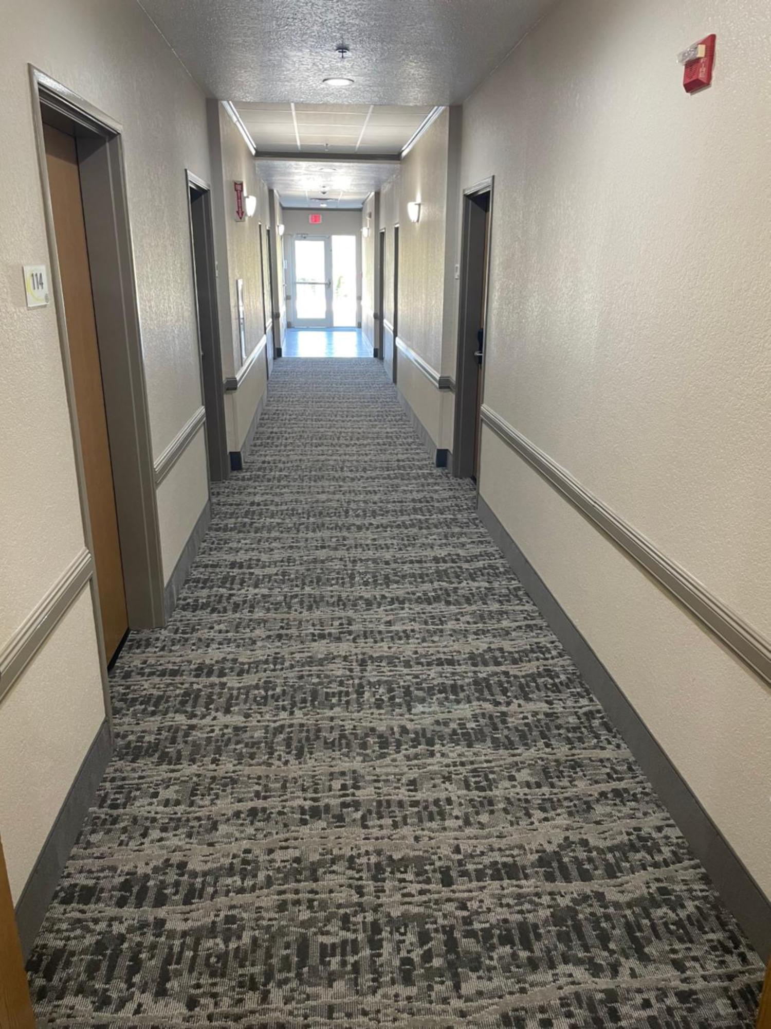 Super 8 By Wyndham San Antonio/Alamodome Area Otel Dış mekan fotoğraf