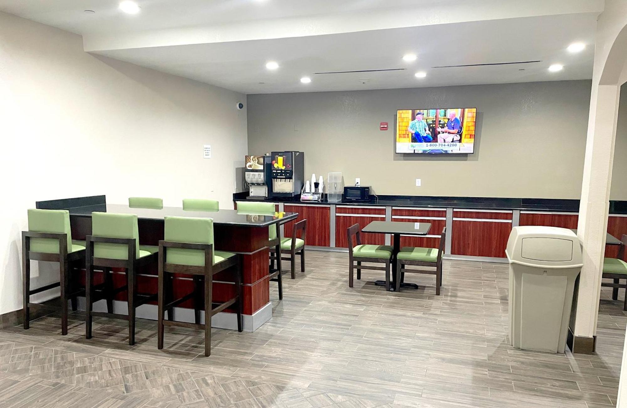 Super 8 By Wyndham San Antonio/Alamodome Area Otel Dış mekan fotoğraf