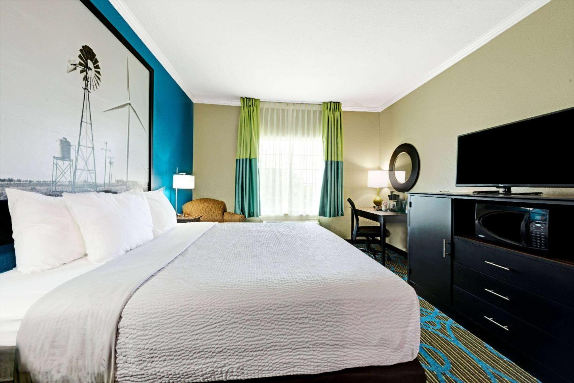 Super 8 By Wyndham San Antonio/Alamodome Area Otel Dış mekan fotoğraf